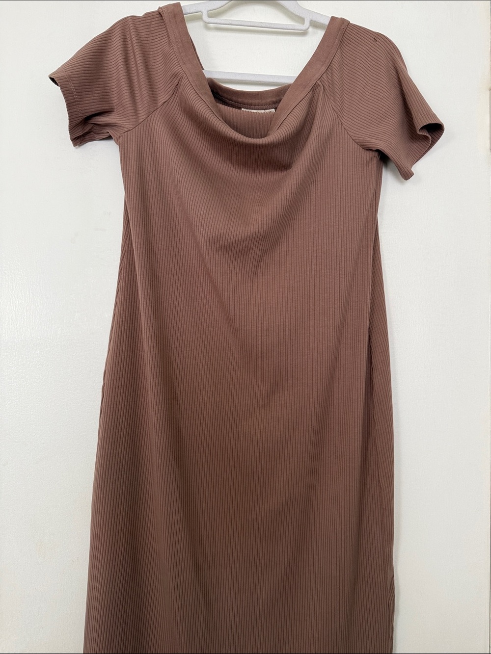 Universal Thread Ribbed Short-Sleeve Midi Dress in Mauve Brown